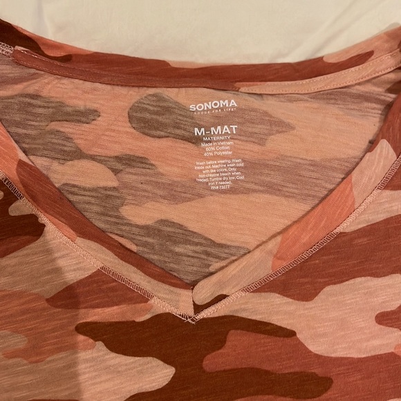 Pink camo maternity top - Picture 2 of 3